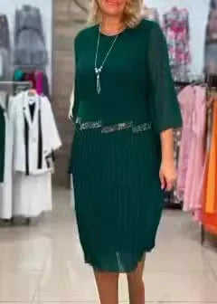 Naiste elegantne volditud ja hingav kleit