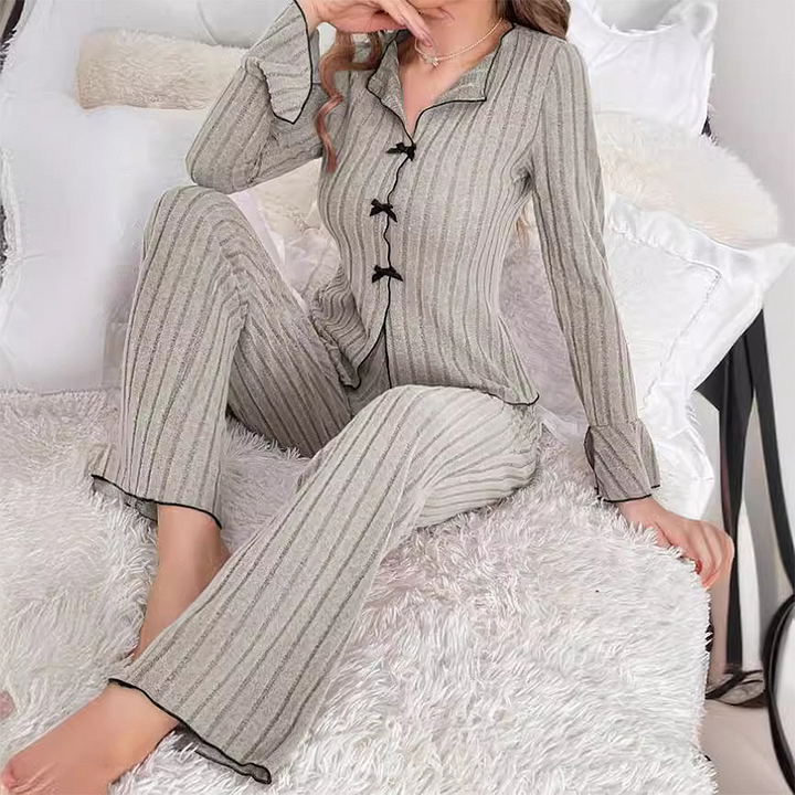 Armas talvine naiste paeltega pijama