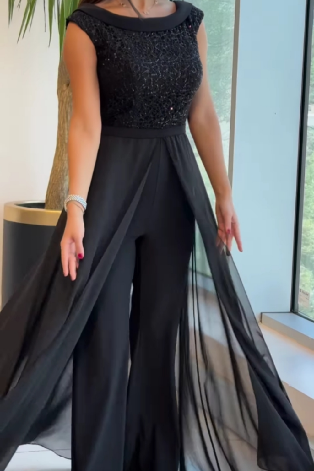 Pidulik pidulik paelustega jumpsuit