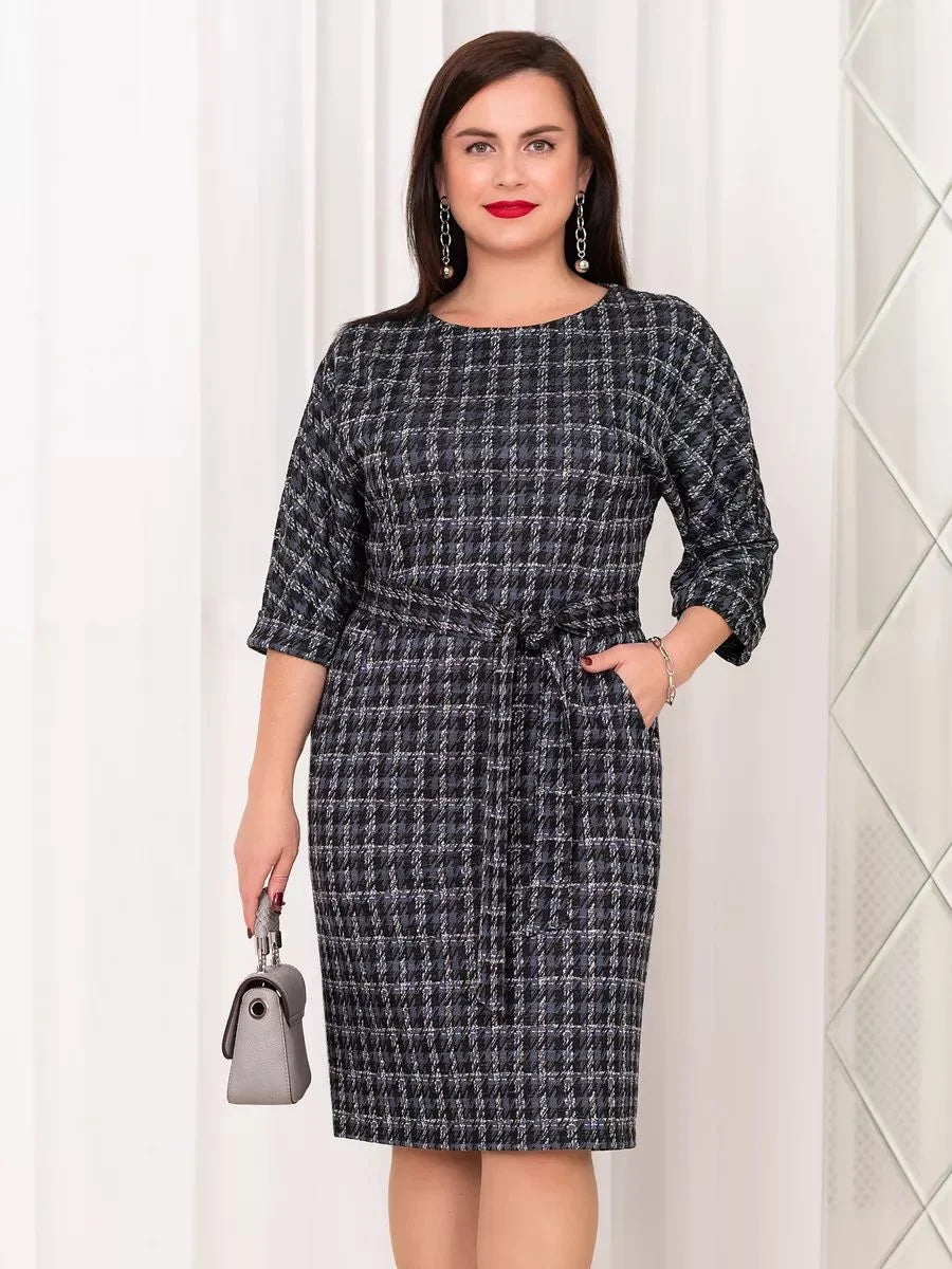 Elegantne ja võluv kleit suurtes suurustes