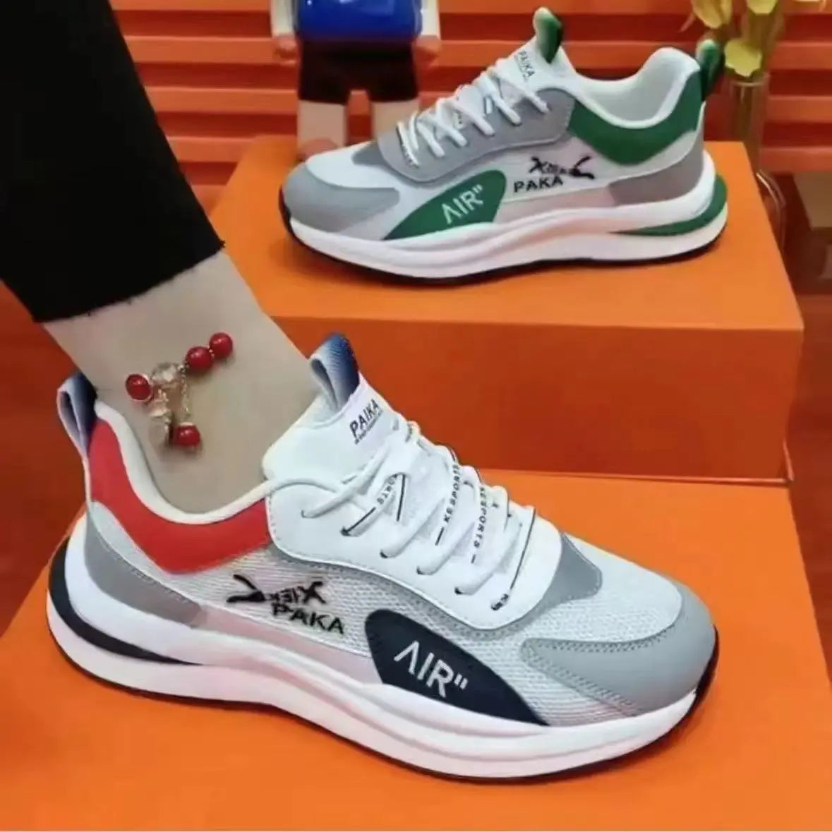 Naiste kevadised tossud
