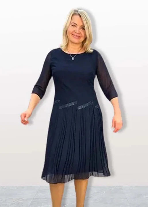 Naiste elegantne volditud ja hingav kleit