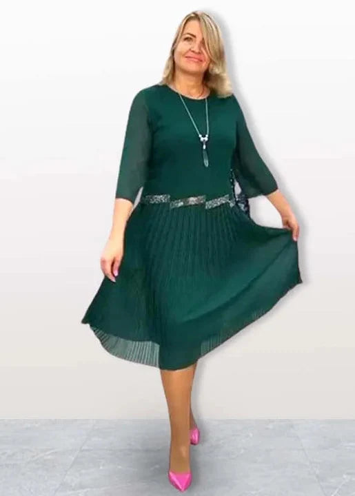 Naiste elegantne volditud ja hingav kleit