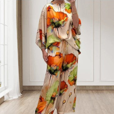 Elegantne kaheosaline komplekt lillemustriga