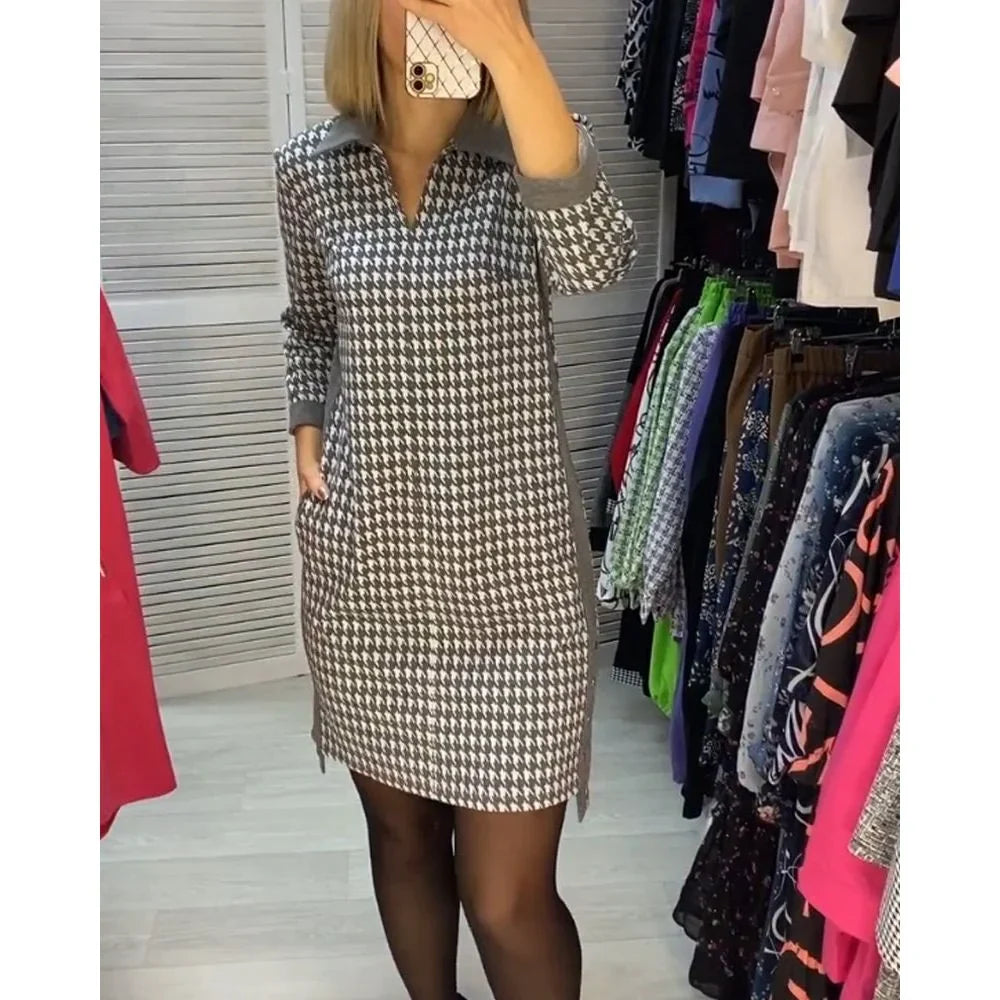 Langeeritud kleit pikkade varrukatega