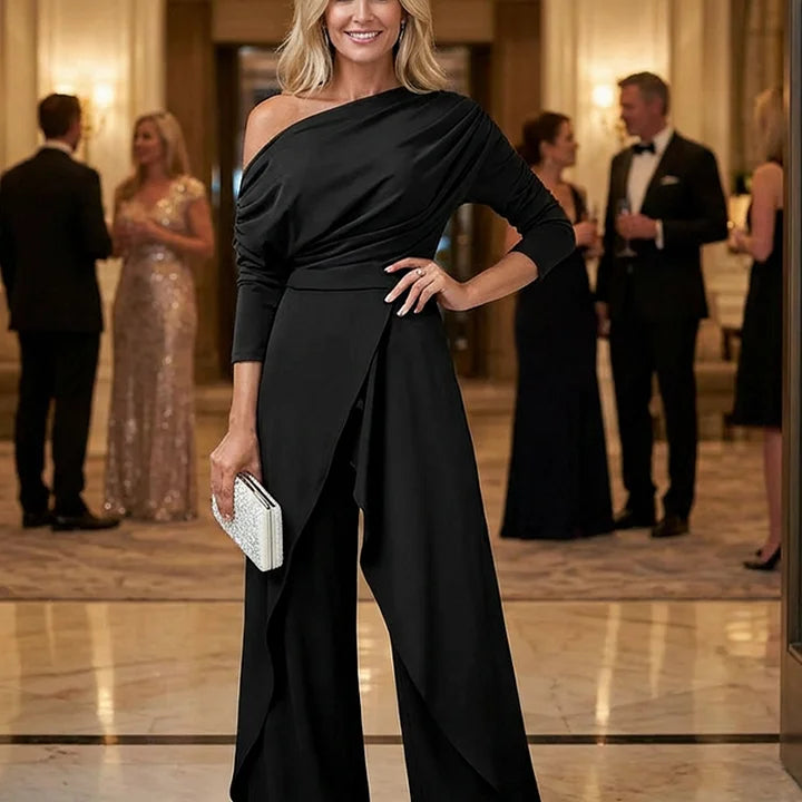 Elegantne naiste kombinesoon