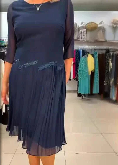 Naiste elegantne volditud ja hingav kleit